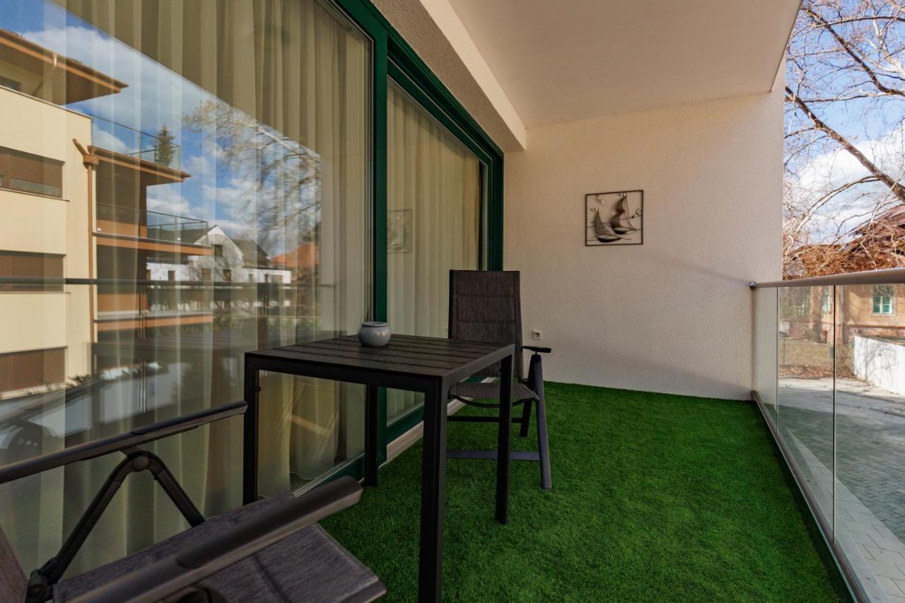 Villa Bauhaus Wellness Apartman Siofok Exterior photo