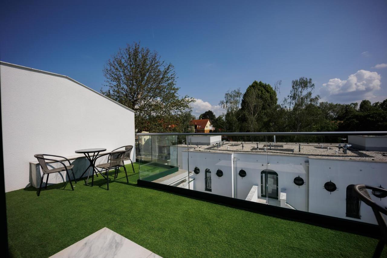 Villa Bauhaus Wellness Apartman Siofok Exterior photo