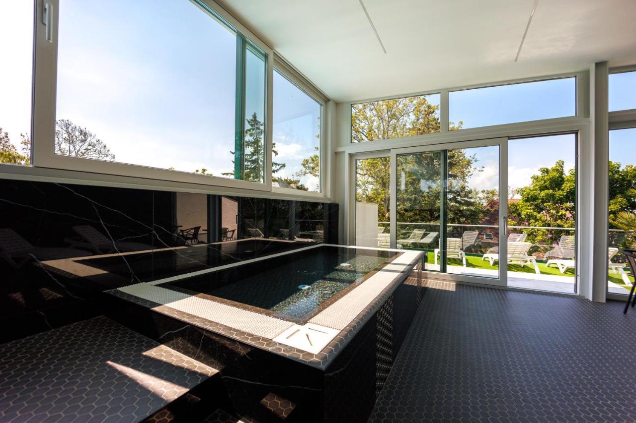 Villa Bauhaus Wellness Apartman Siofok Exterior photo