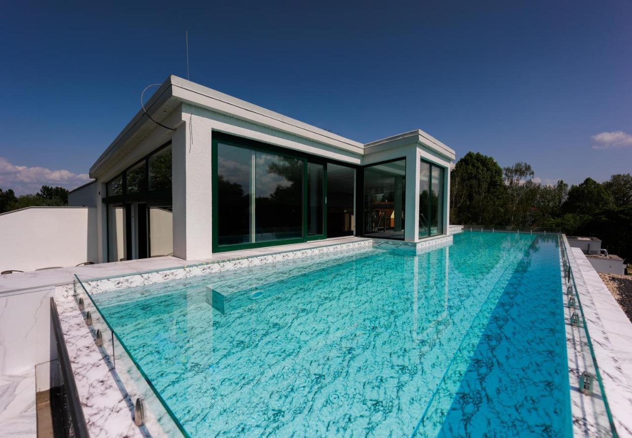 Villa Bauhaus Wellness Apartman Siofok Exterior photo
